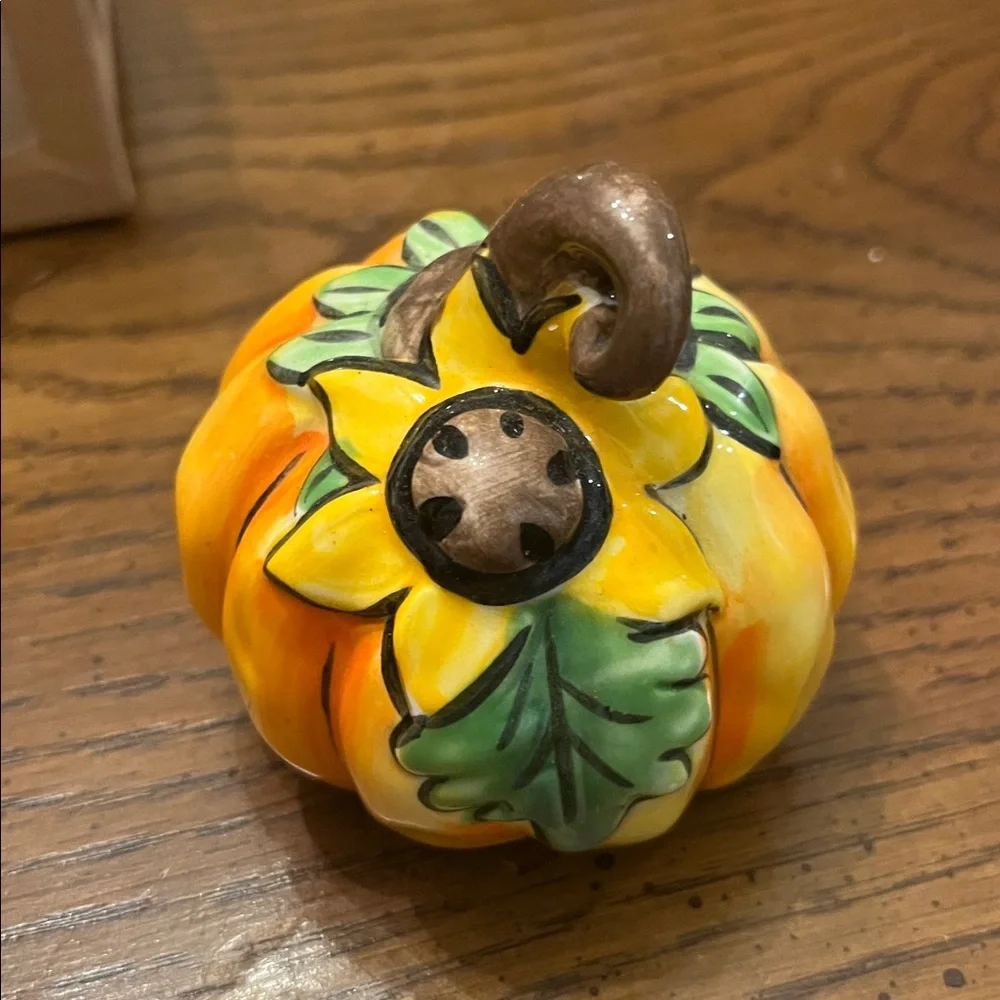 Blue Sky Clay Sunflower Pumpkin Salt‎ and Pepper Shakers, new